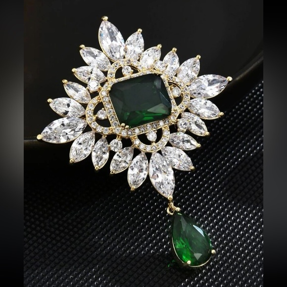 New! Flower Brooch with rhinestones - Picture 4 of 4